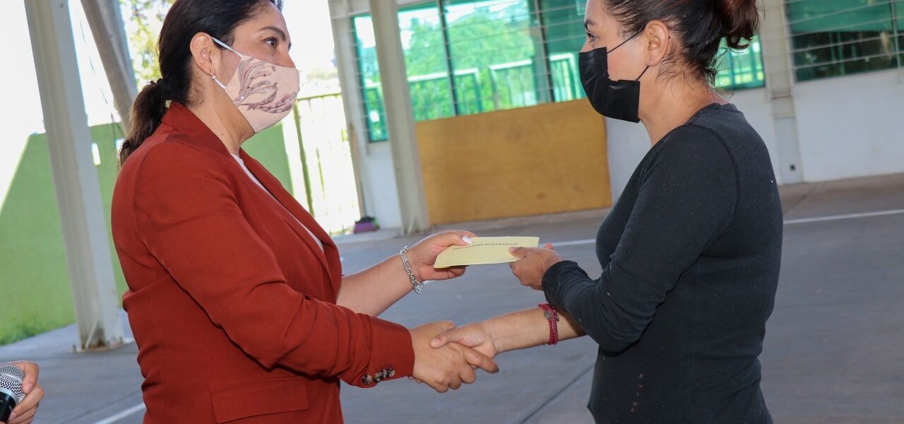 A través del SEDIF, entrega Gobierno de Zacatecas, donativos para gastos médicos