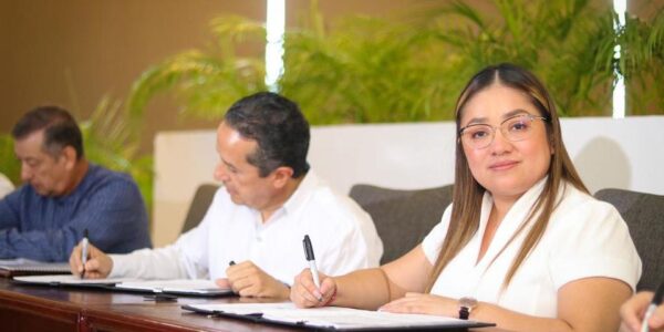 ISSSTE y Quintana Roo firman convenio para regularizar adeudos del Ayuntamiento de Isla Mujeres