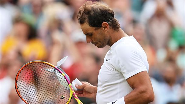 Rafael Nadal se retira de Wimbledon debido a lesión abdominal