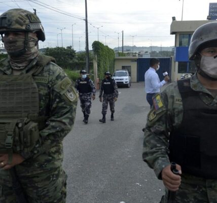 Cancún: 300 soldados del ejército desembarcan al arrancar el verano