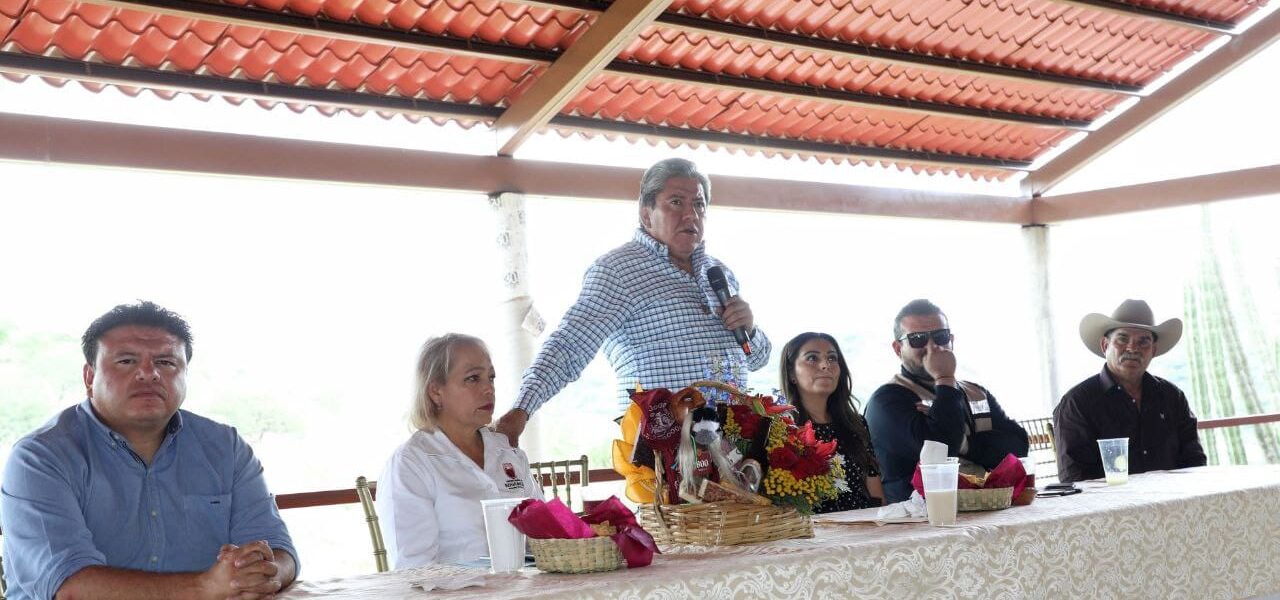 Convoca Gobernador David Monreal al magisterio a robustecer la educación pública