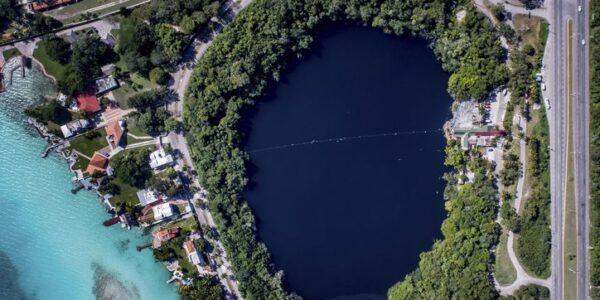 Detectan niveles altos de contaminación en 10 balnearios de Quintana Roo