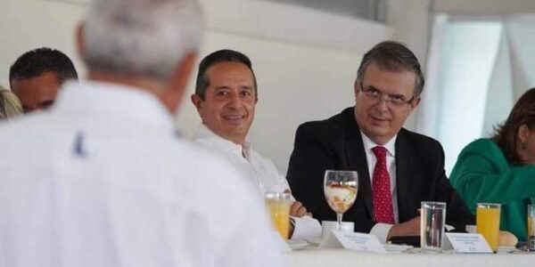 Ebrard se reúne con empresarios en Cancún