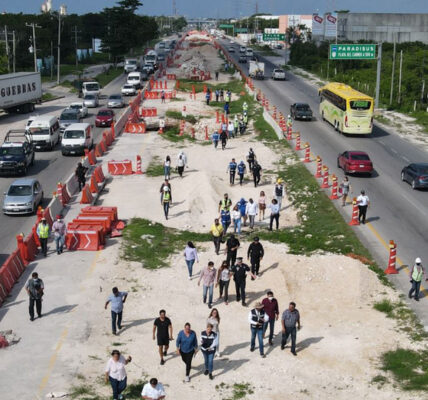 Cancún: atascos en el acceso al aeropuerto molestan a turistas