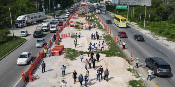 Cancún: atascos en el acceso al aeropuerto molestan a turistas