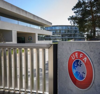 UEFA saca tarjeta amarilla al fútbol francés