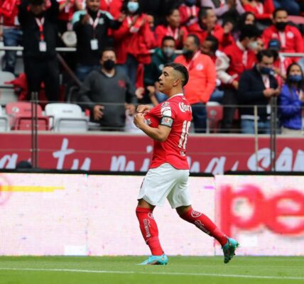 El Toluca del uruguayo Fernández retará al Cruz Azul del paraguayo Romero