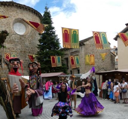 El Mercado de las Tres Culturas regresa a Jaca con 100 puestos y 200 espectáculos