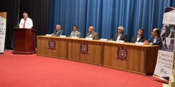 Imparten curso de estrategias de prevención a médicos pasantes en el estado