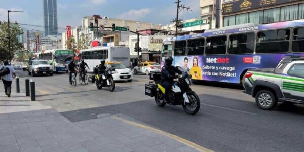 Policía de Monterrey inicia operativo de seguridad por compras de útiles escolares