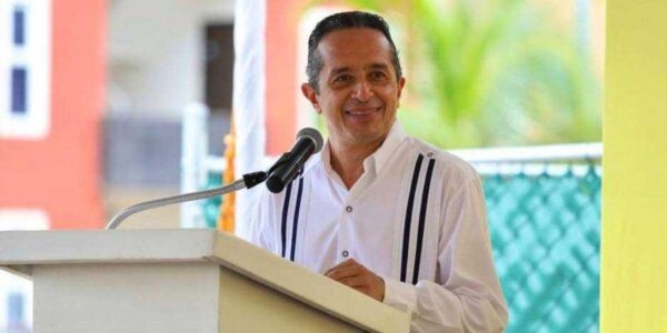 Carlos Joaquín, gobernador de Quintana Roo, se integrará al gobierno de AMLO