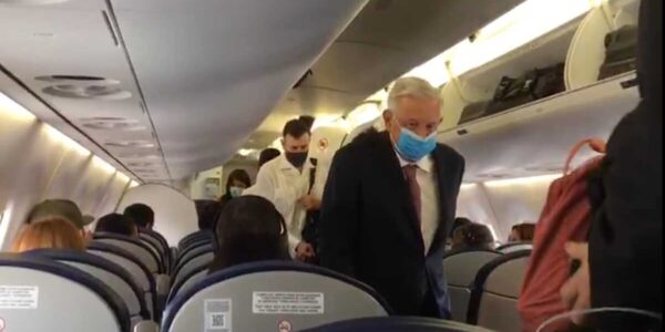 AMLO viaja rumbo a Zacatecas; revisará estrategia de seguridad en la entidad