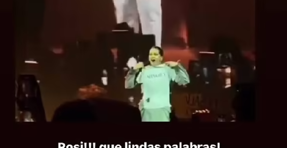 Rosalía manifiesta su admiración por Shakira durante concierto: “Amo a esta mujer”