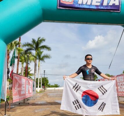 El surcoreano Jin Song se consagra campeón del triatlón Ultra 355 Cozumel