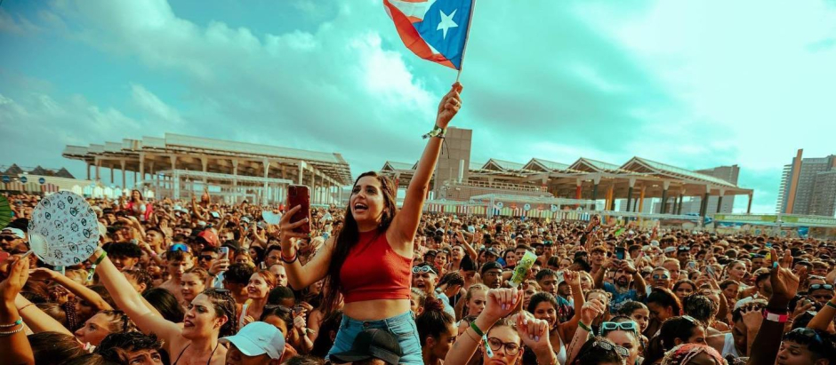 El Reggaeton Beach Festival, denunciado por impedir introducir comida y bebida al recinto