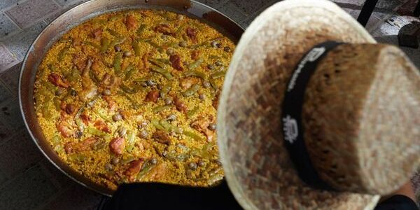 Dos mexicanos ganan el concurso internacional a la mejor paella del mundo en Valencia, España