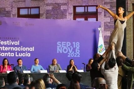 Samuel García presenta la agenda cultural del Festival Internacional Santa Lucía 2022