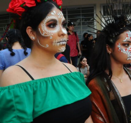 Celebra la FCA su Festival de Día de Muertos