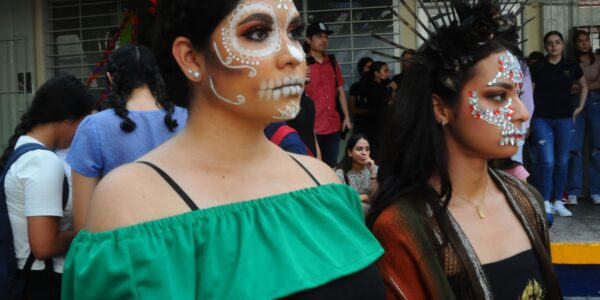 Celebra la FCA su Festival de Día de Muertos