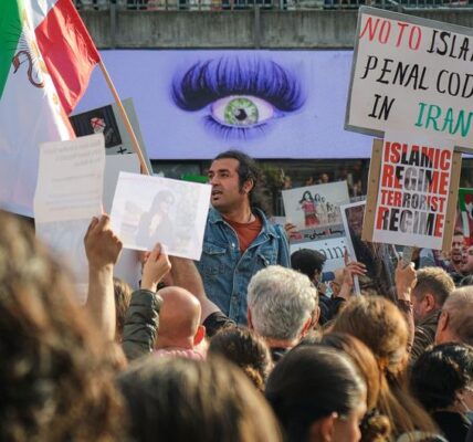 La represión de las protestas pacíficas de Irán requiere una investigación internacional independiente