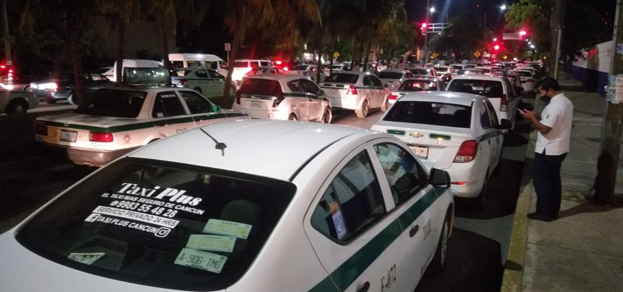 Alista Ayuntamiento operativos de vigilancia, ante amenazas de taxistas a autobuses en Cancún