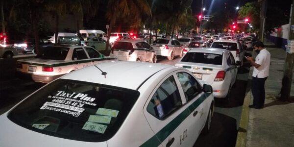 Alista Ayuntamiento operativos de vigilancia, ante amenazas de taxistas a autobuses en Cancún