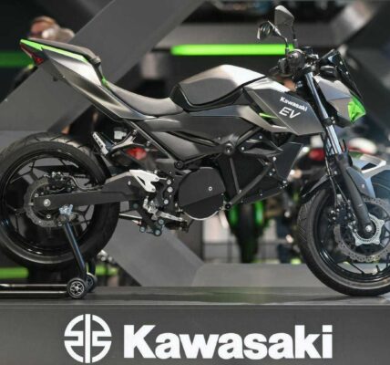 Kawasaki presenta su prototipo eléctrico en Intermot 2022