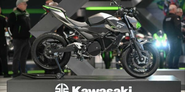 Kawasaki presenta su prototipo eléctrico en Intermot 2022