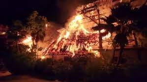 Gobernadora de Quintana Roo se disculpa con turistas tras incendio en Holbox