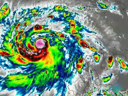 Tormenta ‘Lisa’ peligrosamente se acerca a la costa de Quintana Roo