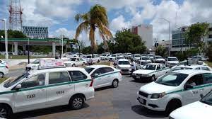 Anuncian multas para taxistas de Quintana Roo con placas viejas