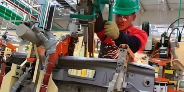 Actividad industrial crece en 14 entidades en febrero; destaca Quintana Roo con 21%